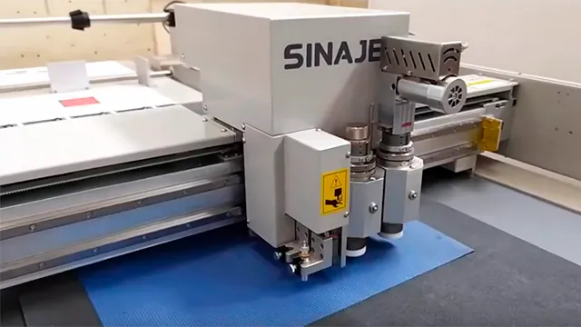 Резка ПВХ на SINAJET DF0906-MT