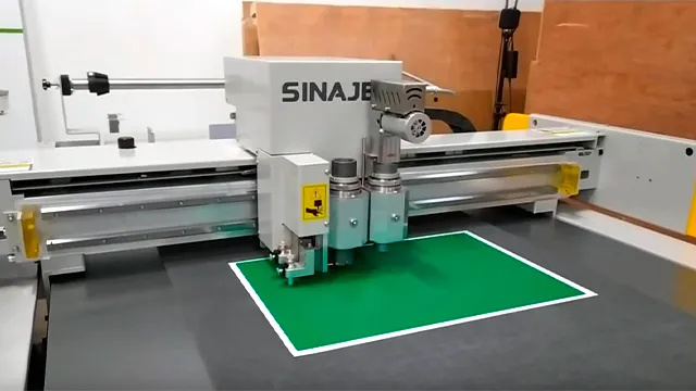 Резка картона на SINAJET DF0906-MT