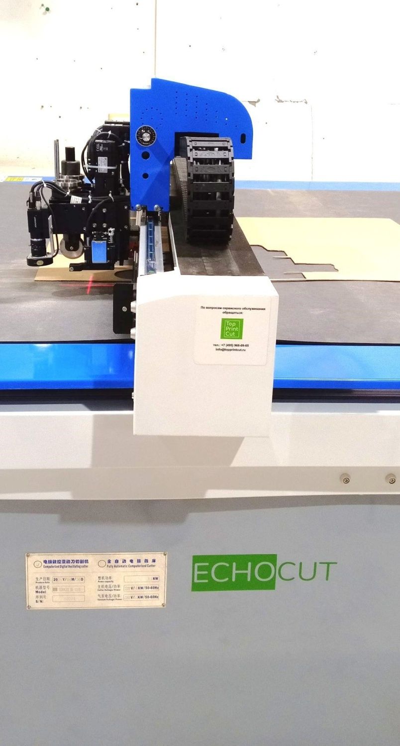 Планшетный плоттер ECHOCUT SL-1316 в мастерской «Дубокс»