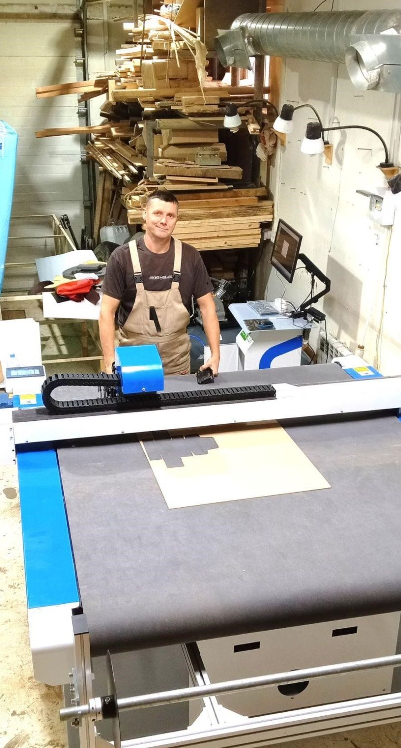 Планшетный плоттер ECHOCUT SL-1316 в мастерской «Дубокс»